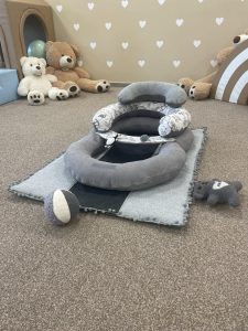 Read more about the article Praktiškos dovanos kūdikiams (kurios nebus padėtos į stalčių)