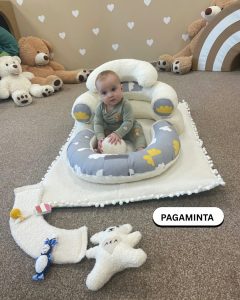 Read more about the article Praktiška dovana kūdikiui: ką tėvai iš tiesų vertina labiausiai?