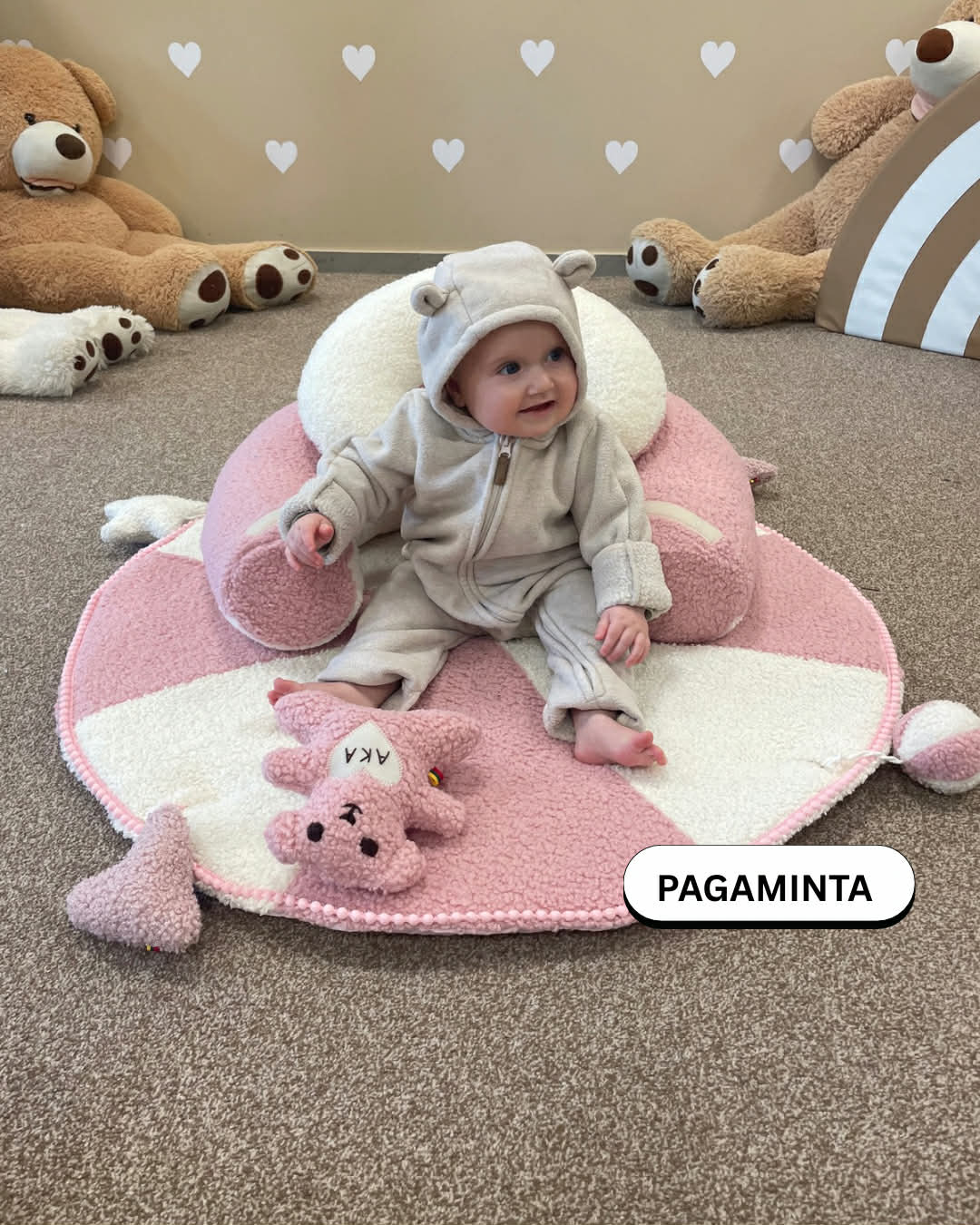 Sėdinukas kūdikiams su kilimėliu 90 cm ir 4 rankų darbo žaisliukais – rankų darbo dovana | Teddy ledinukas žaidžia