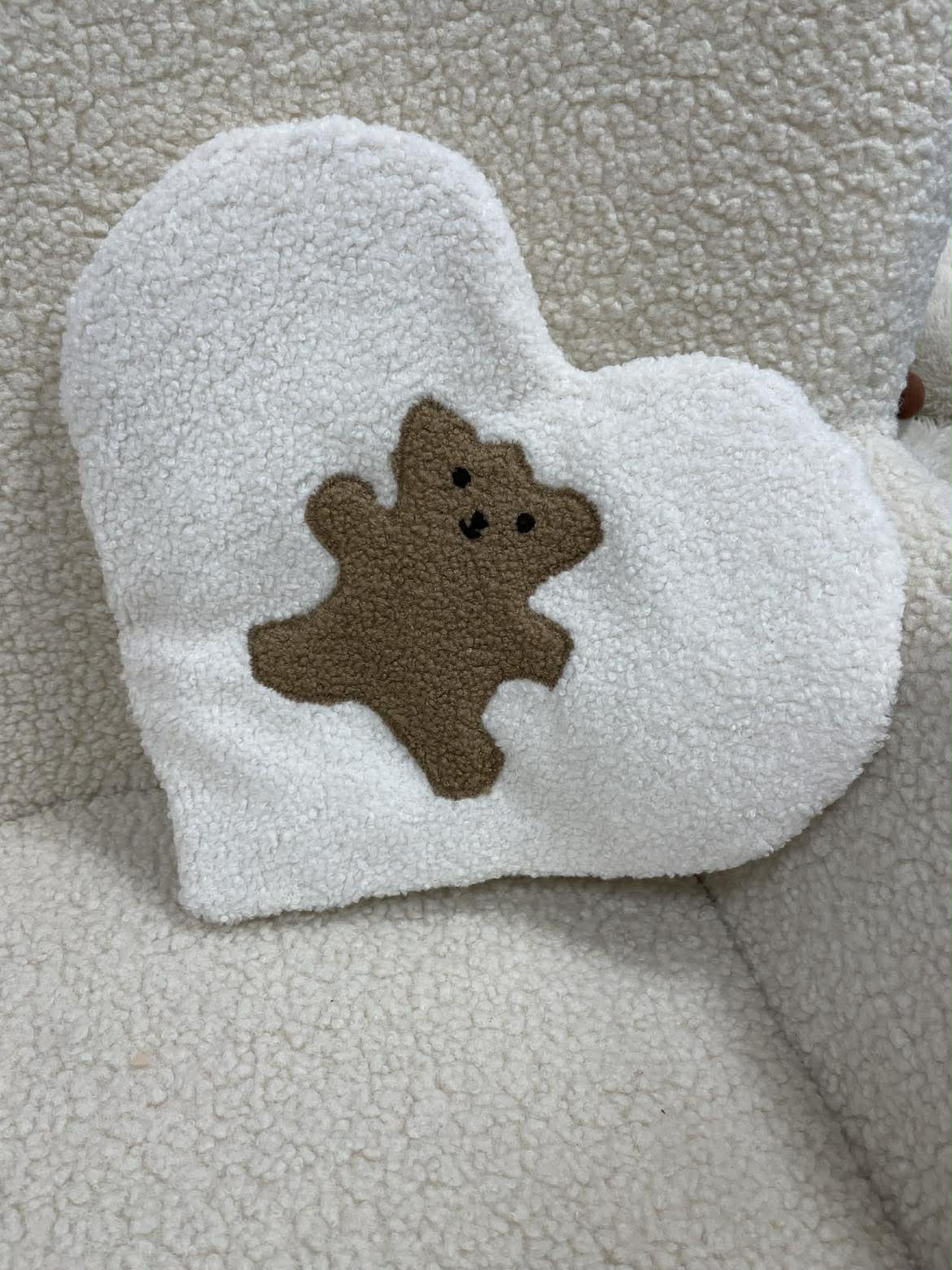 Rankų darbo rinkinys kūdikiui „Teddy Rudnosiukas“ - Image 4